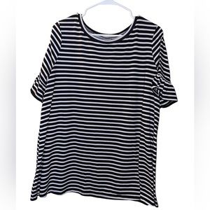 West Loop - Size XL - Black & White Top with Short Ruffle Sleeves